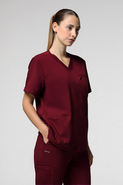 camiseta scrub feminina Soft Angelita Vinho - Burgundy - Pijama Cirurgico
